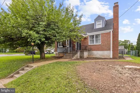 Exterior - 243 4th Ave, Halethorpe, MD 21227 photo 1 of 12