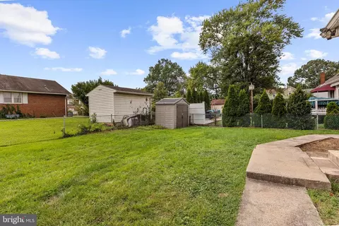 Exterior - 243 4th Ave, Halethorpe, MD 21227 photo 8 of 12