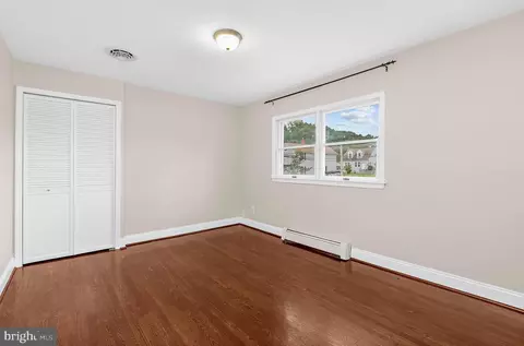 Bedroom - 243 4th Ave, Halethorpe, MD 21227 photo 4 of 7