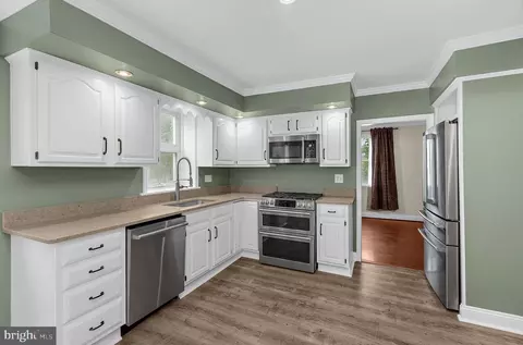 Kitchen - 243 4th Ave, Halethorpe, MD 21227 photo 1 of 3
