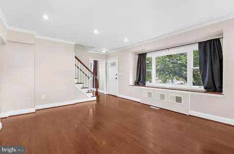 Living - 243 4th Ave, Halethorpe, MD 21227 photo 3 of 8