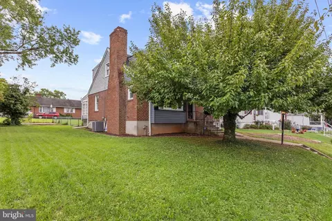 Exterior - 243 4th Ave, Halethorpe, MD 21227 photo 2 of 12