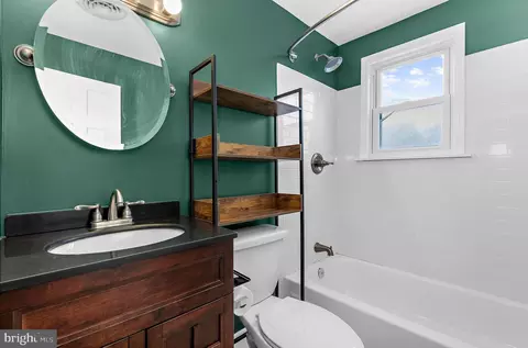 Bath - 243 4th Ave, Halethorpe, MD 21227 photo 3 of 4