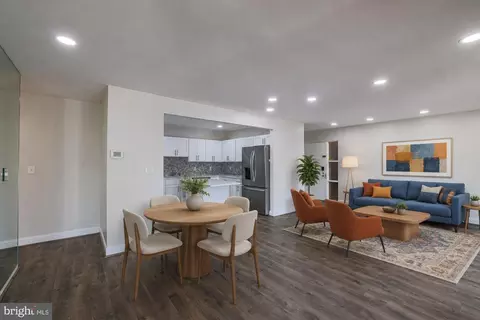 1 Stonehenge Cir #9, Pikesville, MD 21208