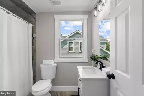 Bath - 5506 Link Ave, Halethorpe, MD 21227 photo 1 of 2