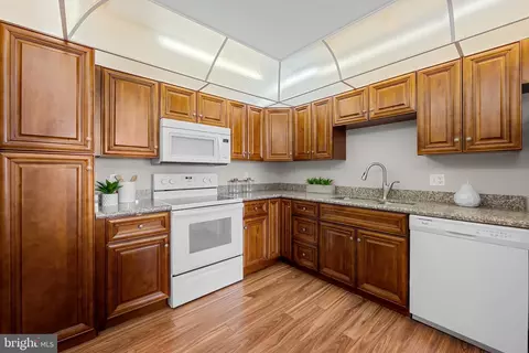 Kitchen - 205 E Joppa Rd #2003, Towson, MD 21286 photo 2 of 4