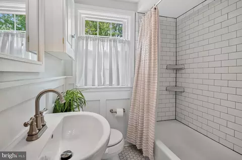 Bath - 1672 Hardwick Rd, Towson, MD 21286 photo 1 of 2