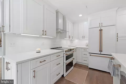 Kitchen - 14615 Manor Rd, Phoenix, MD 21131 photo 2 of 5