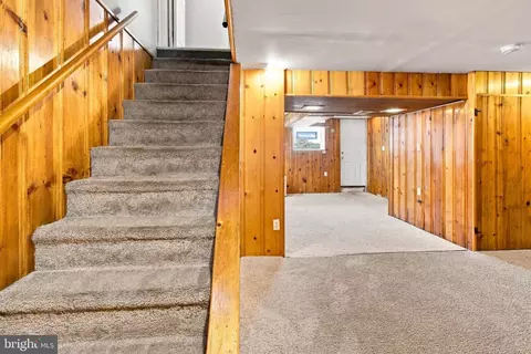 Entry Way - 1923 Wareham Rd, Dundalk, MD 21222 photo 11 of 12