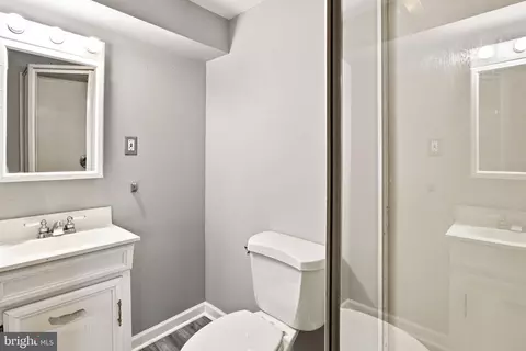 Bath - 1923 Wareham Rd, Dundalk, MD 21222 photo 3 of 4