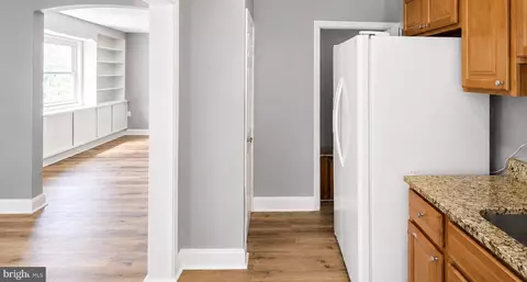 Entry Way - 1923 Wareham Rd, Dundalk, MD 21222 photo 6 of 12