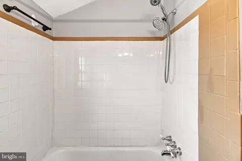 Bath - 1923 Wareham Rd, Dundalk, MD 21222 photo 2 of 4