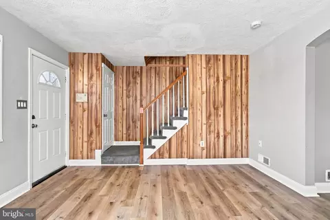 Entry Way - 1923 Wareham Rd, Dundalk, MD 21222 photo 2 of 12