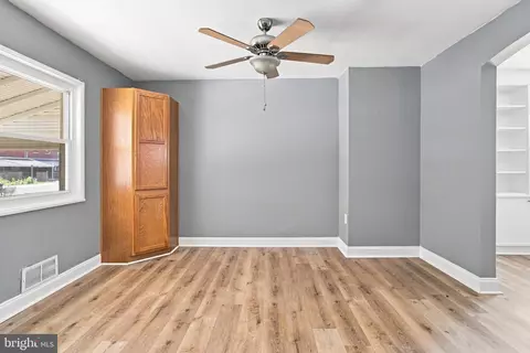 Living - 1923 Wareham Rd, Dundalk, MD 21222 photo 4 of 4