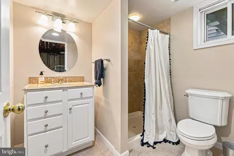 Bath - 80 Dunkirk Rd, Baltimore, MD 21212 photo 2 of 2