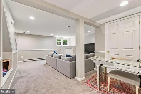 Entry Way - 80 Dunkirk Rd, Baltimore, MD 21212 photo 7 of 7