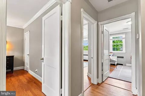 Entry Way - 80 Dunkirk Rd, Baltimore, MD 21212 photo 4 of 7