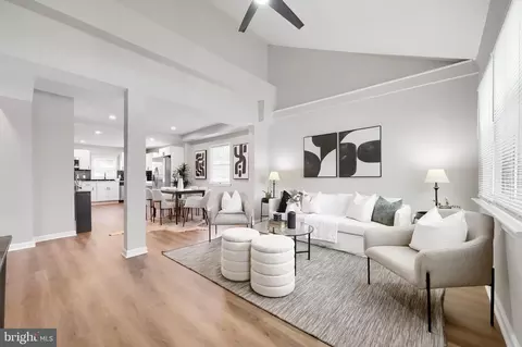 Entry Way - 20 Transverse Ave, Middle River, MD 21220 photo 1 of 8
