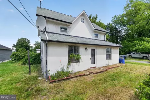 Exterior - 2923 N 2925 N Rolling Rd, Windsor Mill, MD 21244 photo 12 of 16
