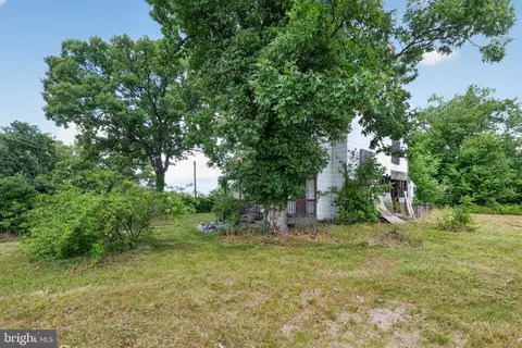 Exterior - 2923 N 2925 N Rolling Rd, Windsor Mill, MD 21244 photo 14 of 16