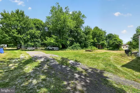 Exterior - 2923 N 2925 N Rolling Rd, Windsor Mill, MD 21244 photo 4 of 16