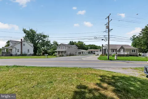 Exterior - 2923 N 2925 N Rolling Rd, Windsor Mill, MD 21244 photo 6 of 16