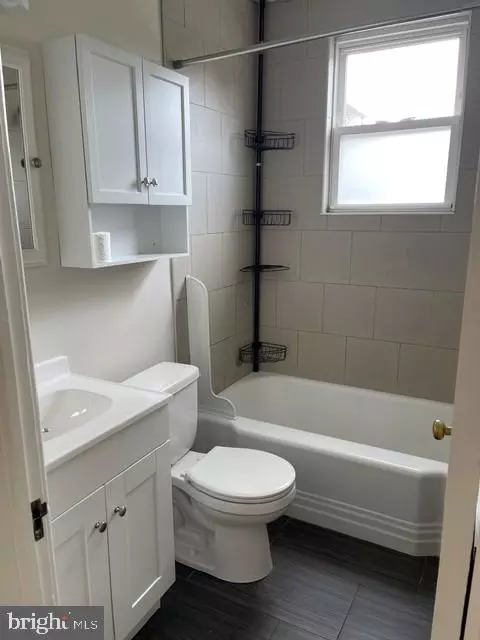 Bath - 2901 Delmar Ave, Sparrows Point, MD 21219 photo 1 of 2