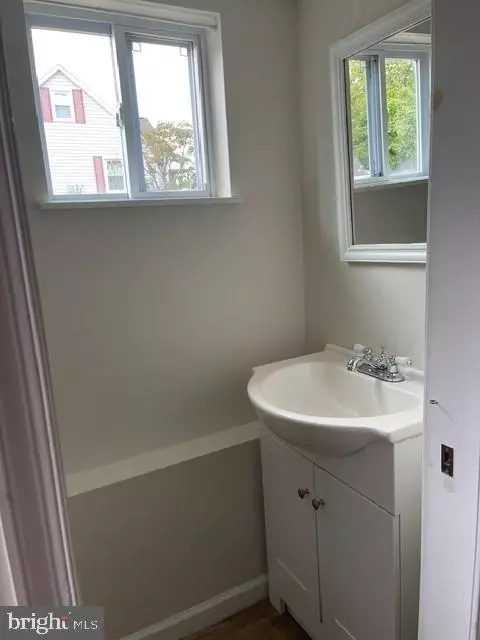 Bath - 2901 Delmar Ave, Sparrows Point, MD 21219 photo 2 of 2
