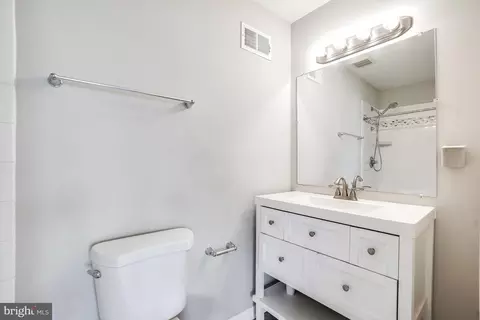 Bath - 3 Jack Pine Pl, Nottingham, MD 21236 photo 1 of 6
