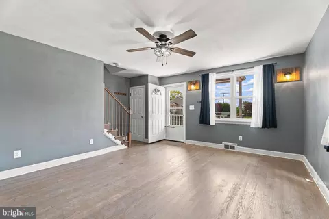 Living - 2611 N Snyder Ave, Sparrows Point, MD 21219 photo 1 of 3