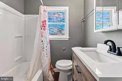 Entry Way - 2611 N Snyder Ave, Sparrows Point, MD 21219 photo 4 of 4