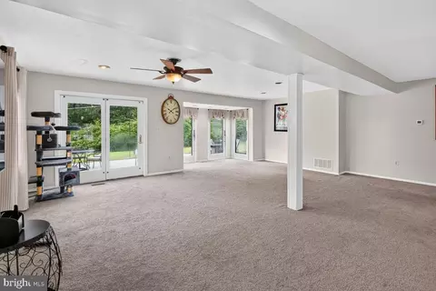 Living - 2 Palo Ct, Halethorpe, MD 21227 photo 3 of 5