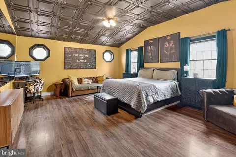 Bedroom - 2 Palo Ct, Halethorpe, MD 21227 photo 6 of 7