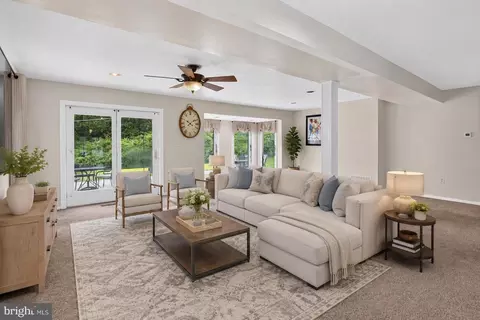 Living - 2 Palo Ct, Halethorpe, MD 21227 photo 4 of 5