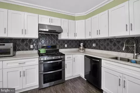 Kitchen - 2 Palo Ct, Halethorpe, MD 21227 photo 3 of 3