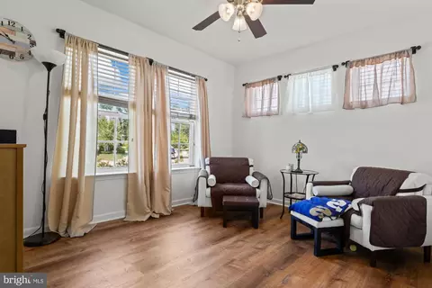 Entry Way - 1932 Rushley Rd, Baltimore, MD 21234 photo 13 of 18