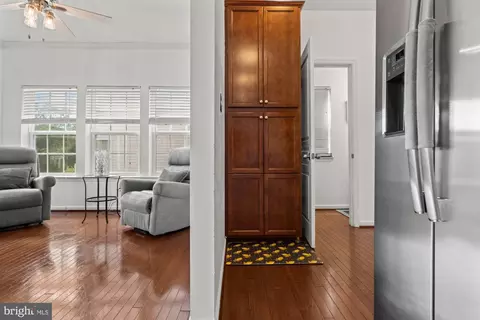 Entry Way - 1932 Rushley Rd, Baltimore, MD 21234 photo 9 of 18