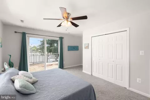 Bedroom - 174 E Kingston Park Ln, Middle River, MD 21220 photo 2 of 11