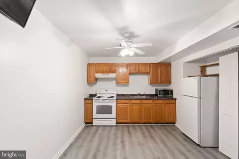 Kitchen - 174 E Kingston Park Ln, Middle River, MD 21220 photo 4 of 4