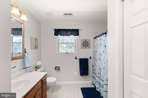 Bath - 174 E Kingston Park Ln, Middle River, MD 21220 photo 2 of 2