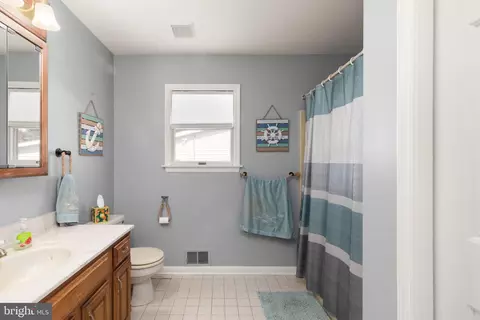 Bath - 174 E Kingston Park Ln, Middle River, MD 21220 photo 1 of 2