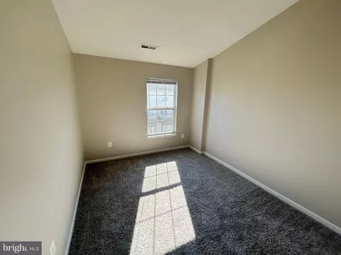 Bedroom - 877 Middle River Rd, Middle River, MD 21220 photo 4 of 5