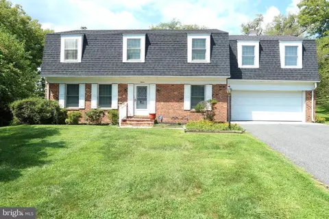 15 Lochmoor Ct, Lutherville Timonium, MD 21093