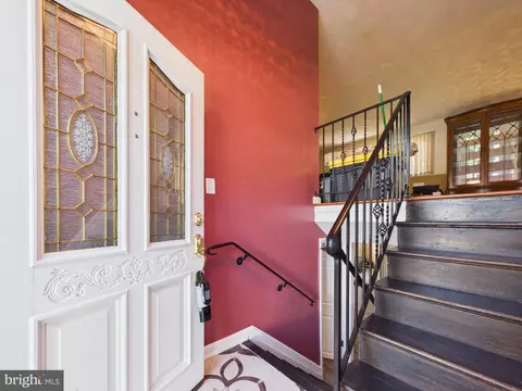 Entry Way - 5127 Mcfaul Rd, Baltimore, MD 21206 photo 9 of 10