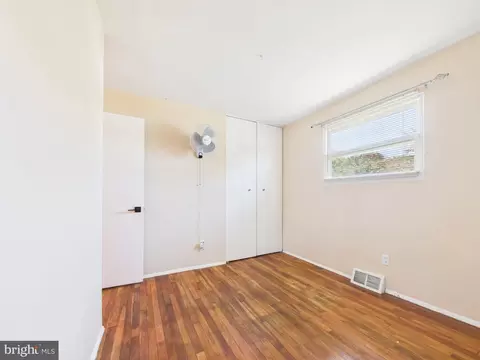 Bedroom - 5127 Mcfaul Rd, Baltimore, MD 21206 photo 6 of 13