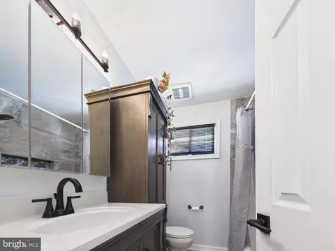 Bath - 5127 Mcfaul Rd, Baltimore, MD 21206 photo 1 of 4