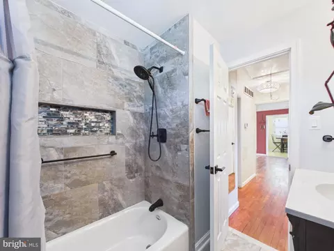 Bath - 5127 Mcfaul Rd, Baltimore, MD 21206 photo 2 of 4