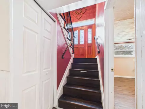 Entry Way - 5127 Mcfaul Rd, Baltimore, MD 21206 photo 6 of 10