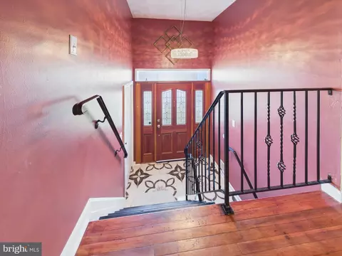 Entry Way - 5127 Mcfaul Rd, Baltimore, MD 21206 photo 1 of 10