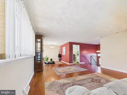 Living - 5127 Mcfaul Rd, Baltimore, MD 21206 photo 2 of 8
